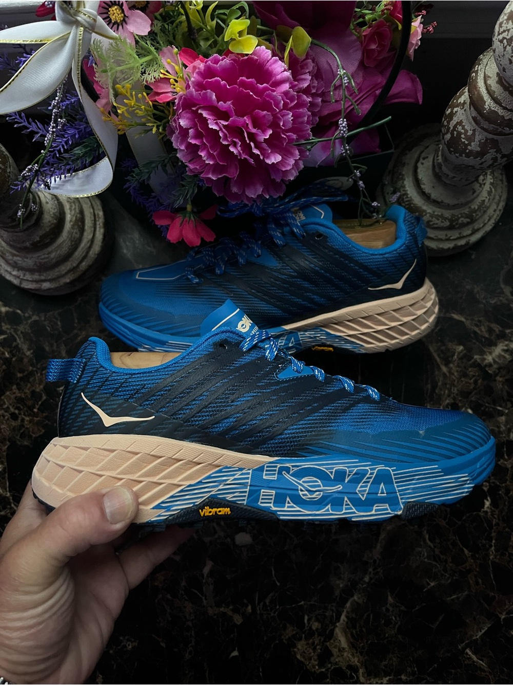 Hoka One Speedgoat 4
Trail Running/Athletic
Lifestyle Shoes
Size 8 for Women - Picture 2 of 11
